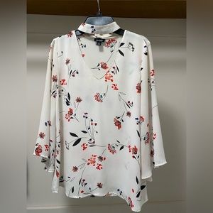 a.n.a. White flowy blouse, size xs